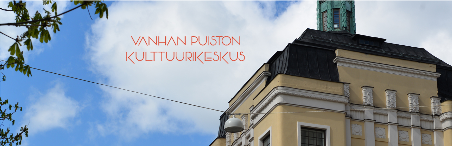 Kulttuurikeskus sijaitsee vuonna 1908 rakennetussa talossa.